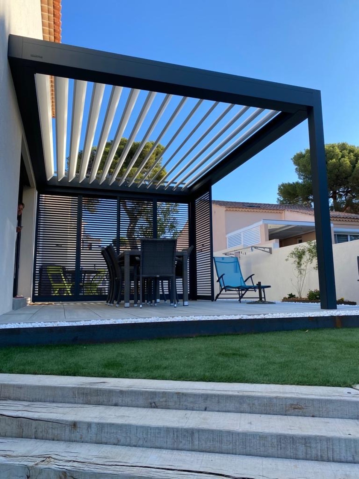 Fabrication et pose de tiny houses en aluminium sur mesure Martigues 13500 Côte Bleue