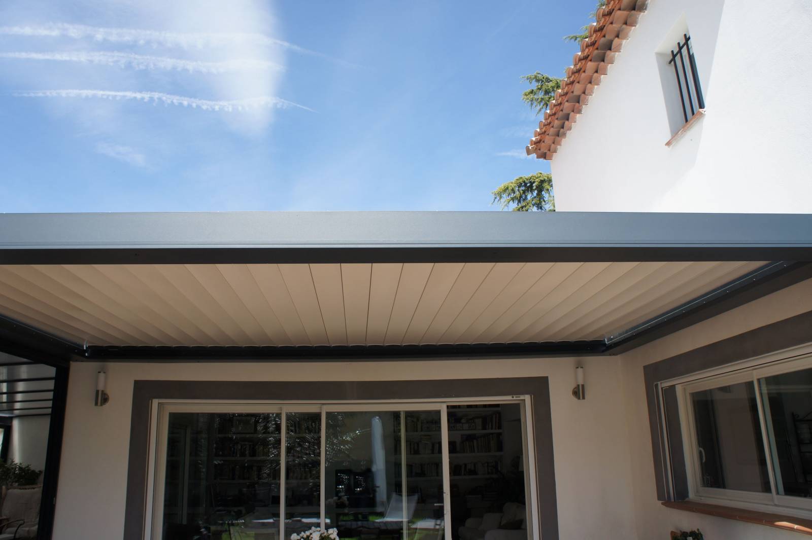 Carport en aluminium sur mesure pour protection soleil véhicule Martigues 13500 Côte Bleue